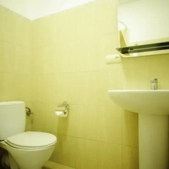 Deluxe Hostel Under The Roof Львов ванная фото 4