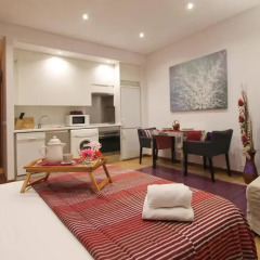 Отель Apartamentos Conde Duque Decó Испания, Мадрид - отзывы, цены и фото номеров - забронировать отель Apartamentos Conde Duque Decó онлайн комната для гостей фото 2