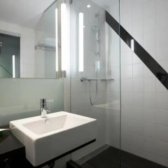 Отель Holiday Inn Bern Westside 4* Стандартный номер с различными типами кроватей фото 6