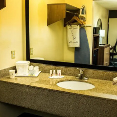 Отель Days Inn Newark Delaware 2* Стандартный номер с различными типами кроватей фото 3