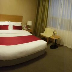 Отель Ramada by Wyndham Seoul Dongdaemun Сеул сейф в номере