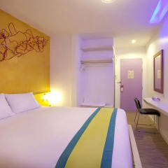 Отель Holidays Home комната для гостей
