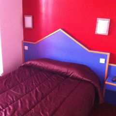 Отель Hipotel Paris Pere-Lachaise Republique 3* Стандартный номер с двуспальной кроватью