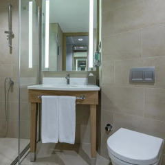 Отель Hampton by Hilton Istanbul Zeytinburnu 2* Стандартный номер с различными типами кроватей фото 4