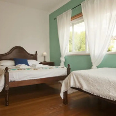 Хостел Ericeira Chill Hill Hostel & Private Rooms Стандартный номер разные типы кроватей
