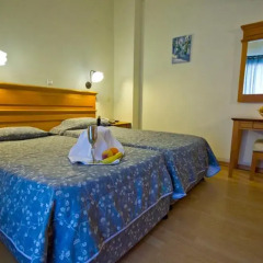 Sylvia Hotel 2* Стандартный номер с двуспальной кроватью фото 2