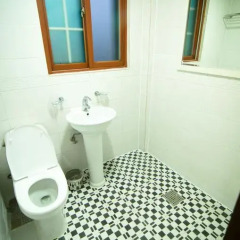 Отель Hong Guesthouse Dongdaemun Южная Корея, Сеул - отзывы, цены и фото номеров - забронировать отель Hong Guesthouse Dongdaemun онлайн ванная фото 2