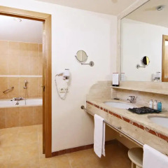 Отель Vanity Suite & Spa 16+ by VIVA 4* Люкс с различными типами кроватей фото 3