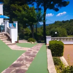 Отель Apartamentos Famara Испания, Льорет-де-Мар - отзывы, цены и фото номеров - забронировать отель Apartamentos Famara онлайн спортивное сооружение