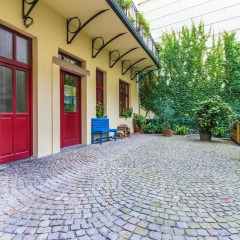 Апартаменты Mighty Prague Apartments парковка