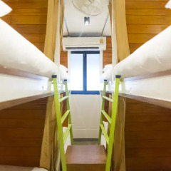 Отель Glur Bangkok Кровать в общем номере двухъярусные кровати фото 10