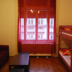 Boomerang Hostel and Apartments Кровать в общем номере с двухъярусной кроватью фото 3