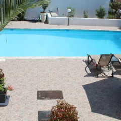 Отель Estia Luxury Maisonette бассейн