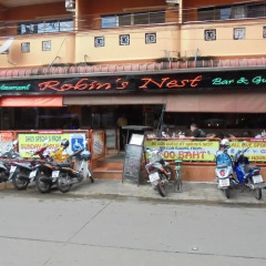 Отель Robin’s Nest Guesthouse & Restaurant