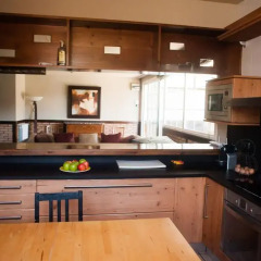 Отель Lolain House в номере