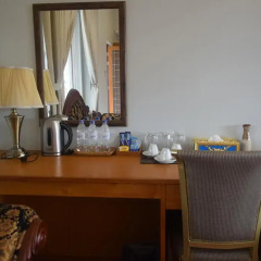 WEStay at the Grand Nyaung Shwe Hotel 3* Улучшенный номер с различными типами кроватей фото 4