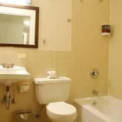Отель Americana Inn 2* Стандартный номер с двуспальной кроватью (общая ванная комната) фото 13