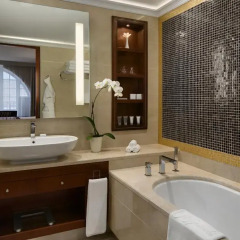 Grand Hotel Kempinski Vilnius 5* Улучшенный номер с 2 отдельными кроватями фото 4