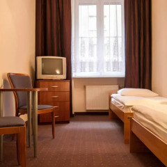 Hotel Mazowiecki Стандартный номер с двуспальной кроватью (общая ванная комната) фото 2