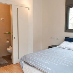 Апартаменты Ziv Apartments 8 Amos Street Тель-Авив комната для гостей фото 2