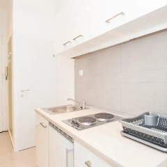 Апартаменты Royal Resort Apartments Westbahnhof Vienna 3* Номер Делюкс фото 9