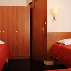 Отель Hôtel Marignan Стандартный номер с различными типами кроватей (общая ванная комната) фото 2