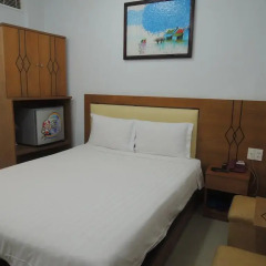 Danh Uy Hotel 2* Стандартный номер с двуспальной кроватью