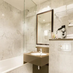 Отель Hôtel Du Bois Champs-Elysées 3* Улучшенный номер с различными типами кроватей фото 6