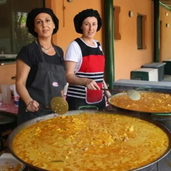 Отель Layos Hostel - Camp Испания, Лайос - отзывы, цены и фото номеров - забронировать отель Layos Hostel - Camp онлайн питание