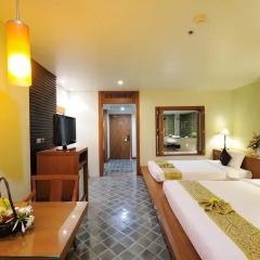 The Royal Paradise Hotel & Spa 4* Улучшенный номер с двуспальной кроватью фото 7