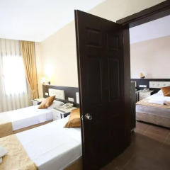 Zehra Hotel Стандартный семейный номер с двуспальной кроватью
