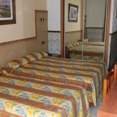Отель Univers Hotel Испания, Курорт Росес - отзывы, цены и фото номеров - забронировать отель Univers Hotel онлайн комната для гостей фото 2
