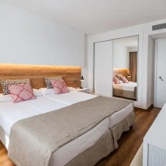Отель Aparthotel Ponent Mar Апартаменты комфорт с двуспальной кроватью фото 5