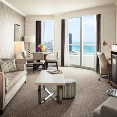 Отель Fontainebleau Miami Beach 4* Люкс с двуспальной кроватью фото 6
