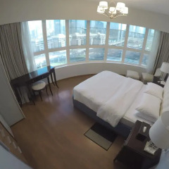 Отель Number One Tower Suites Дубай комната для гостей фото 3