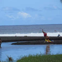 Отель Taharuu Surf Lodge пляж