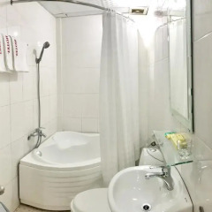 Canary Hotel 2* Стандартный семейный номер с двуспальной кроватью фото 3