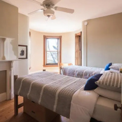 Отель Found Places Capitol Hill Bed & Breakfast 3* Стандартный номер с различными типами кроватей фото 2