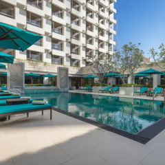 Отель Holiday Inn Bangkok Бангкок бассейн фото 2