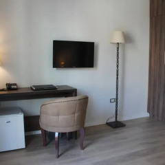 Отель Hermes Tirana Hotel Албания, Тирана - отзывы, цены и фото номеров - забронировать отель Hermes Tirana Hotel онлайн удобства в номере фото 2