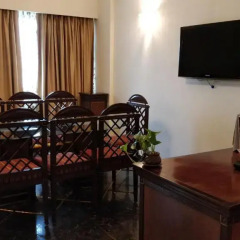 Отель The Suryaa New Delhi 5* Люкс повышенной комфортности с различными типами кроватей фото 7