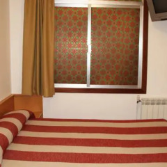 Отель Hostal Carbonara Испания, Ла-Корунья - отзывы, цены и фото номеров - забронировать отель Hostal Carbonara онлайн удобства в номере