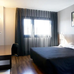 Hotel Tach Madrid Airport 4* Стандартный номер с двуспальной кроватью фото 4