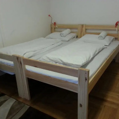 Hello Amazing Budapest Hostel Стандартный номер с 2 отдельными кроватями (общая ванная комната)