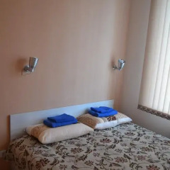 Гостиница Hostel Zori в Новосибирске 3 отзыва об отеле, цены и фото номеров - забронировать гостиницу Hostel Zori онлайн Новосибирск комната для гостей фото 4