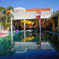 Отель Barefeet Naturist Resort бассейн фото 2
