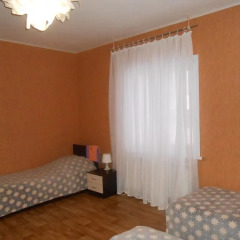 Hostel Skazka In Tolmachevo Кровати в общем номере с двухъярусными кроватями фото 2