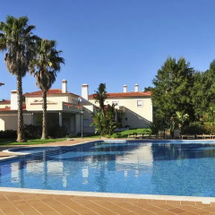 Отель Townhouse Praia Del Rei бассейн
