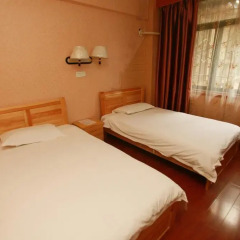 Отель Zhengfu Caotang Decent Inn 2* Номер Делюкс с 2 отдельными кроватями фото 2