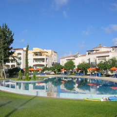 Отель Hesperides Gardens бассейн